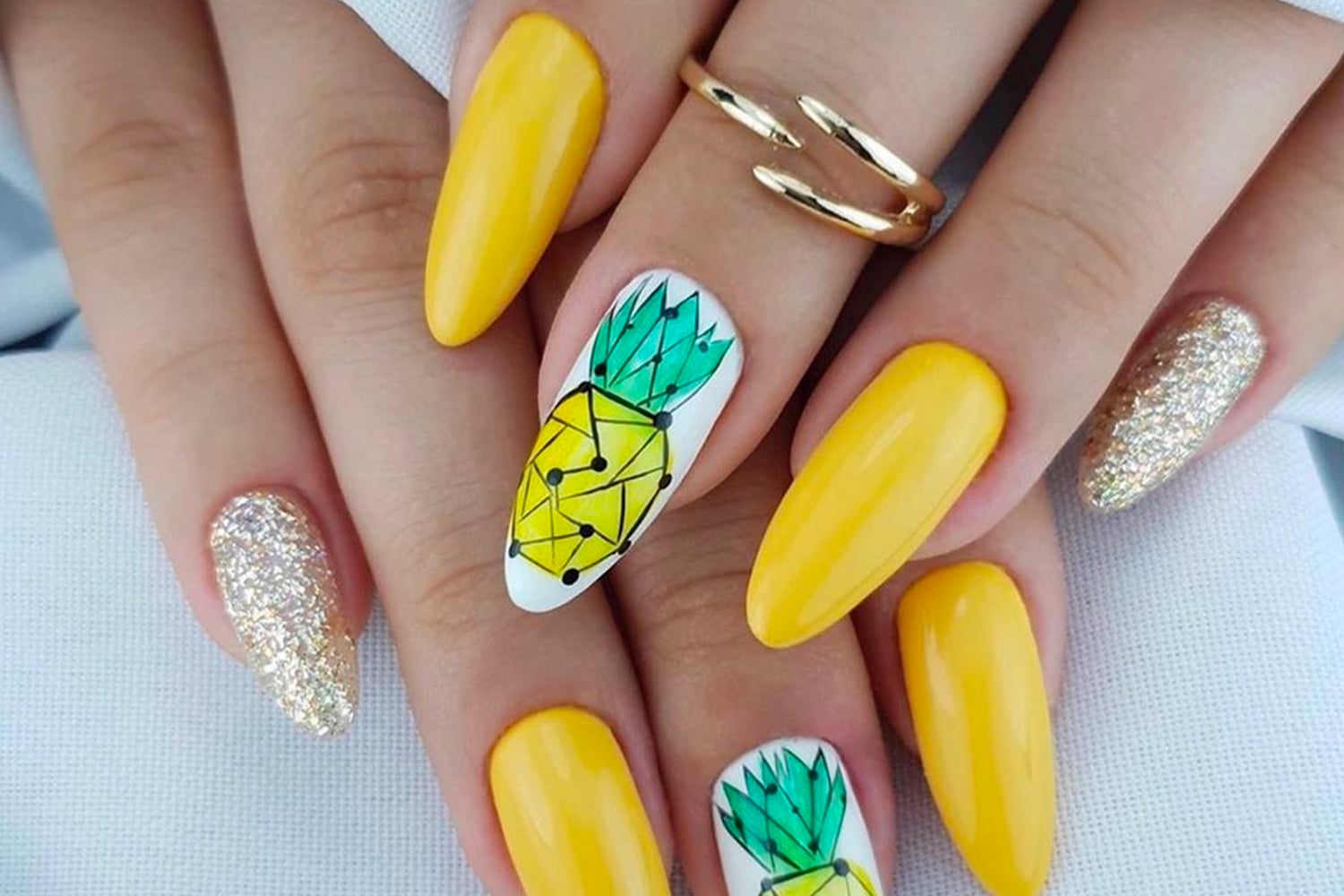 Summer Ready | Pineapple Nails — 25 Sweetpeas