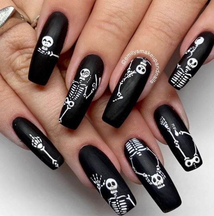 Black Halloween Nails - Skeletons