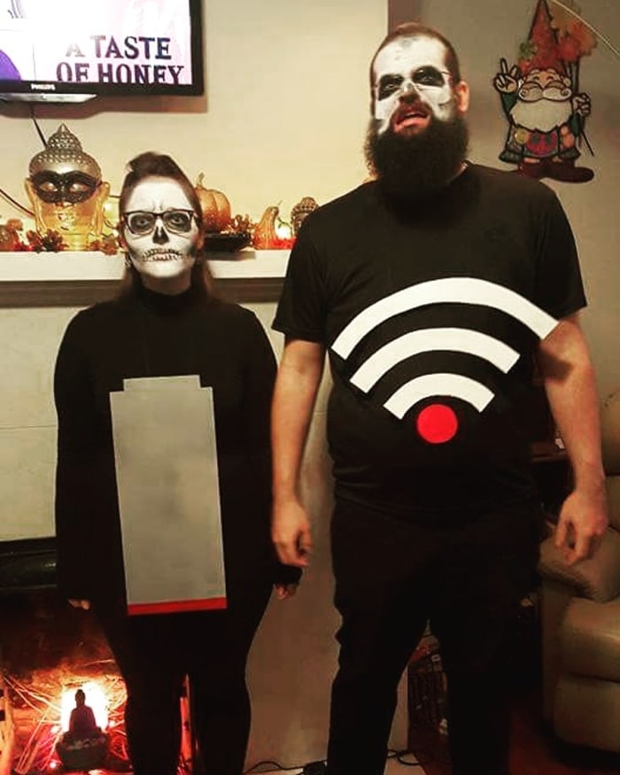 funny couples costumes - No WiFi low battery