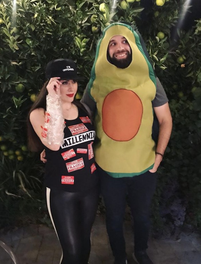 funny couples costumes - Millennial and her avocado toast