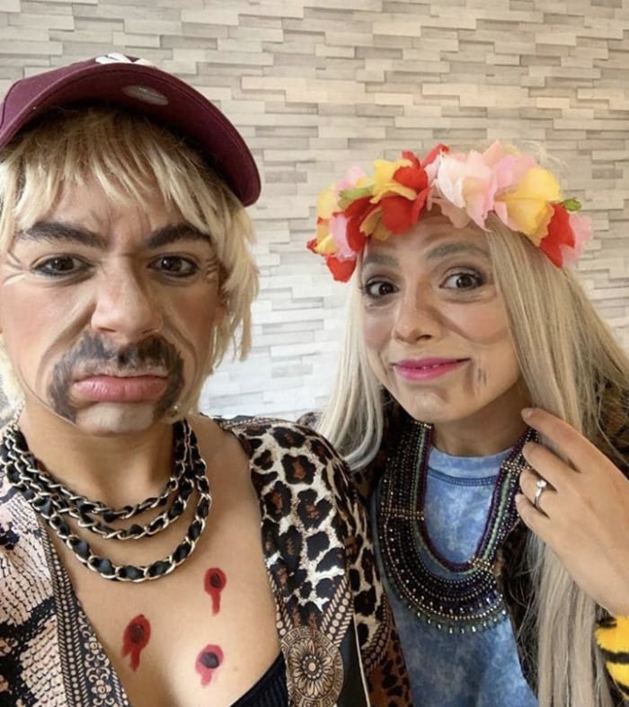 funny couples costumes - Joe Exotic and Carol