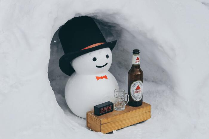 Christmas Jokes - Snowman Marshmallow Serving Beer