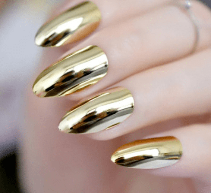 Wonder woman nails - Gold metalic nails