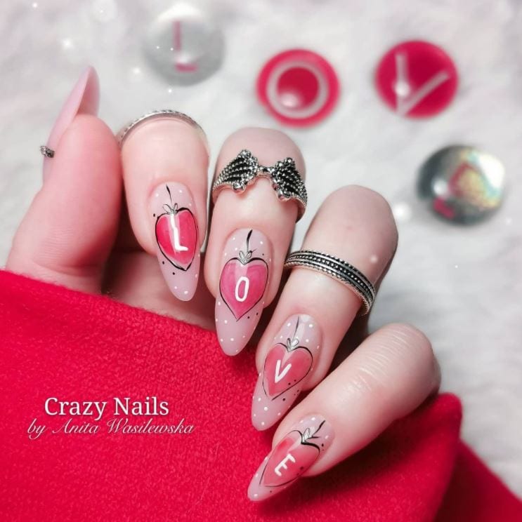 Valentines Nails - Pink heart ormaments hand drawn