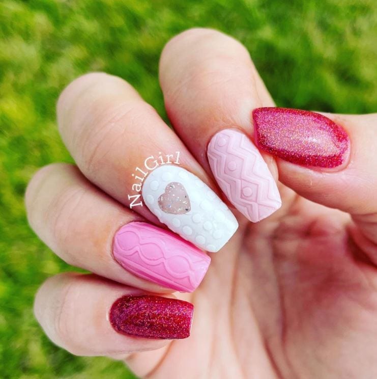Valentines nails - Pink and white textured