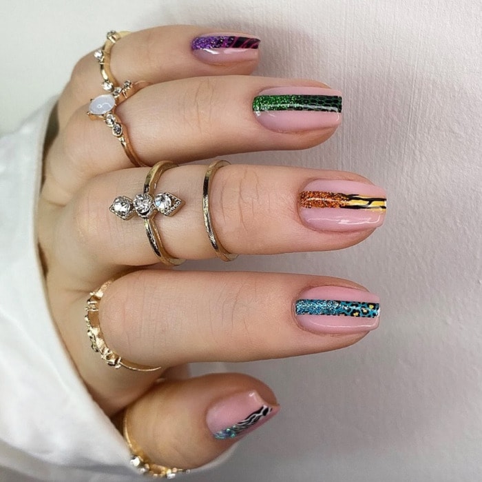 Nail Designs - glitter stripe