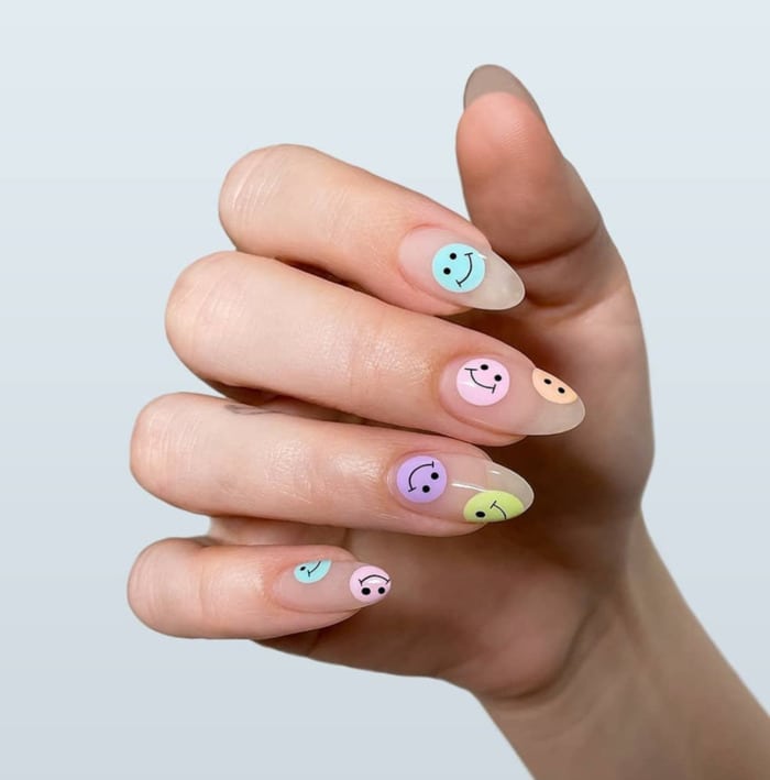 Nail Designs - smiley face decals