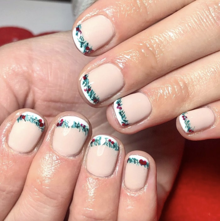 Christmas Nail Designs - Holly garland nails
