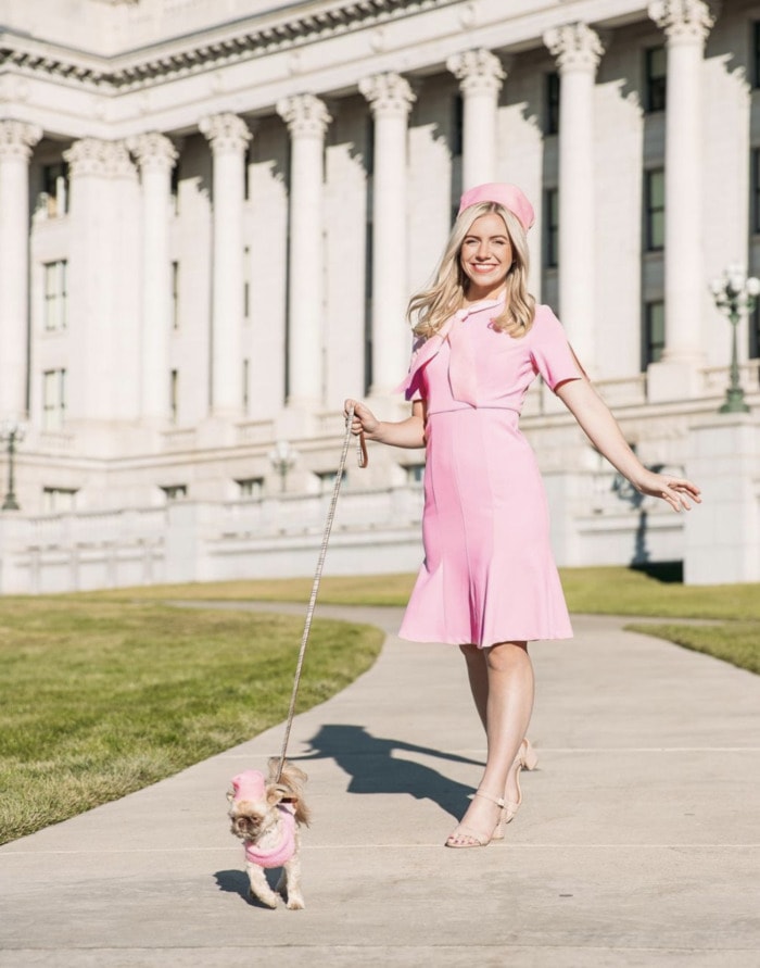 Easy Halloween Costumes - Legally Blonde Elle Woods