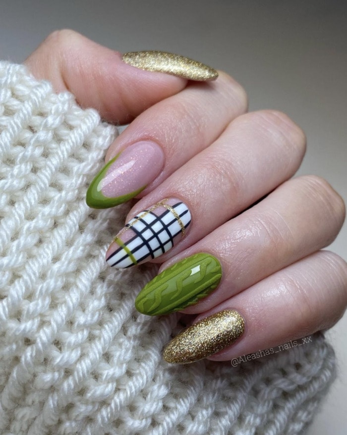 Winter Nails - Green Plaid and Gold
