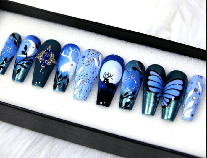 Winter Nails - blue mismatched