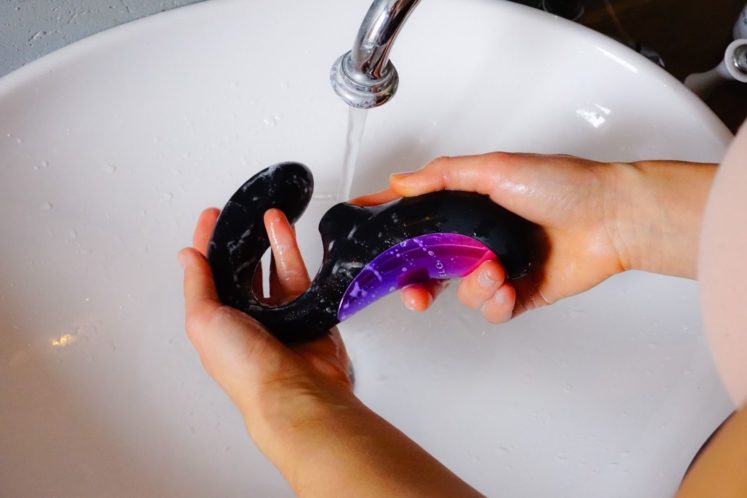 Keep Your Sex Toys Cleaner Than Your Bedroom Activities With These Tips
