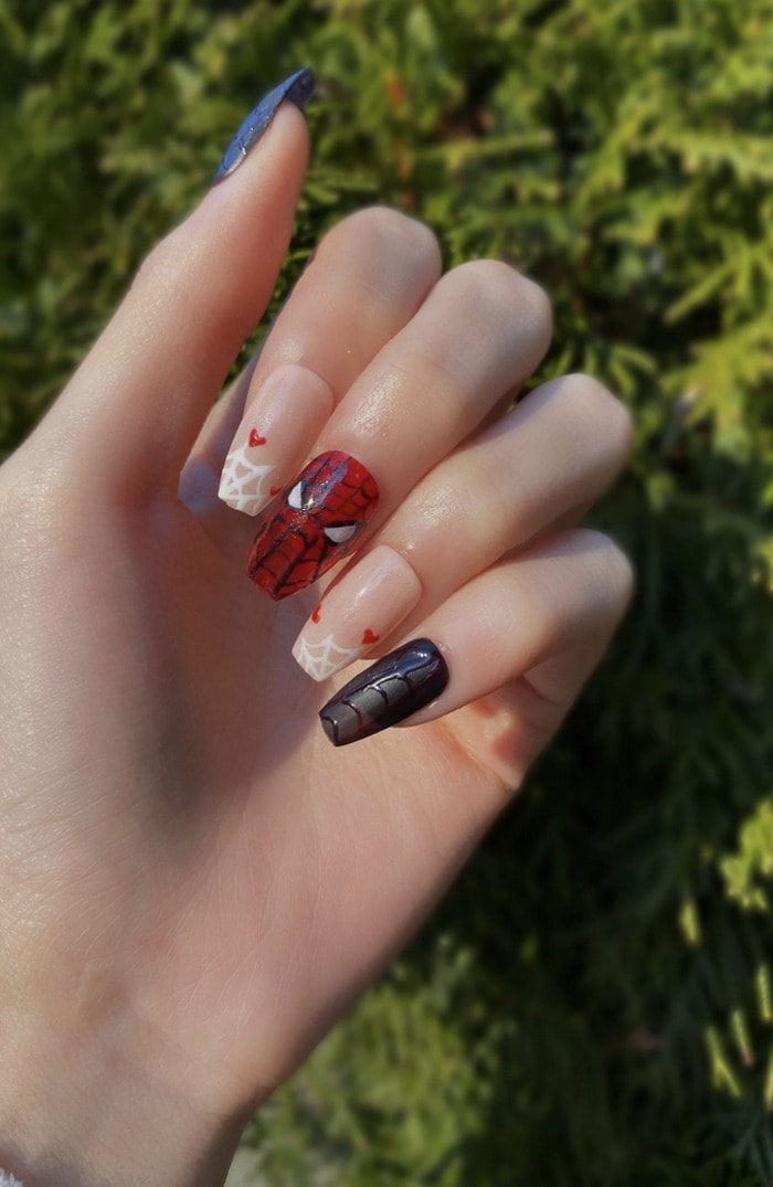 Red Nails - Spiderman Press Ons