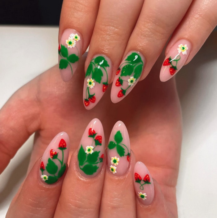 Spring Nails 2022 - strawberry nails