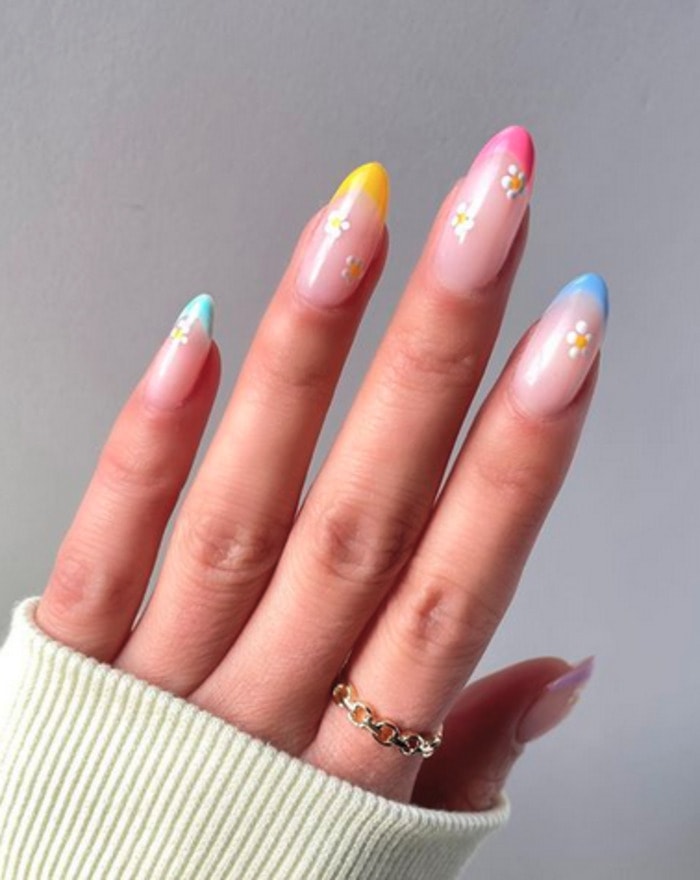 Spring Nails 2022 - multicolor tips
