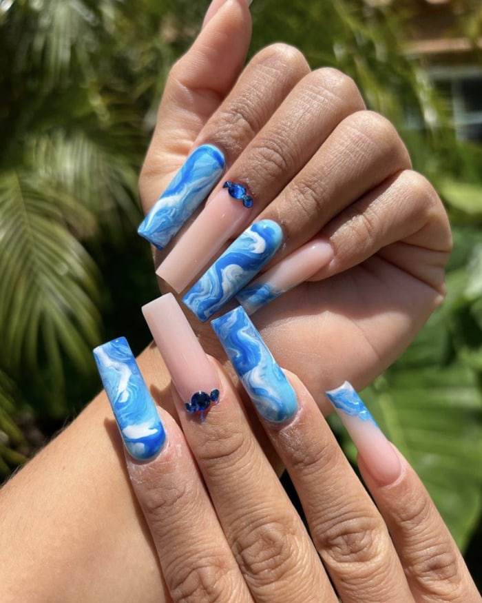 Cute Summer Nails - ocean long swirls