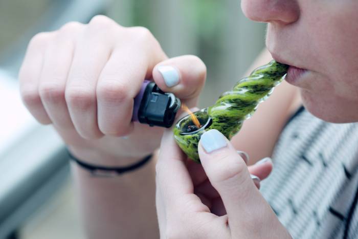 ways to use marijuana - smoking bowl