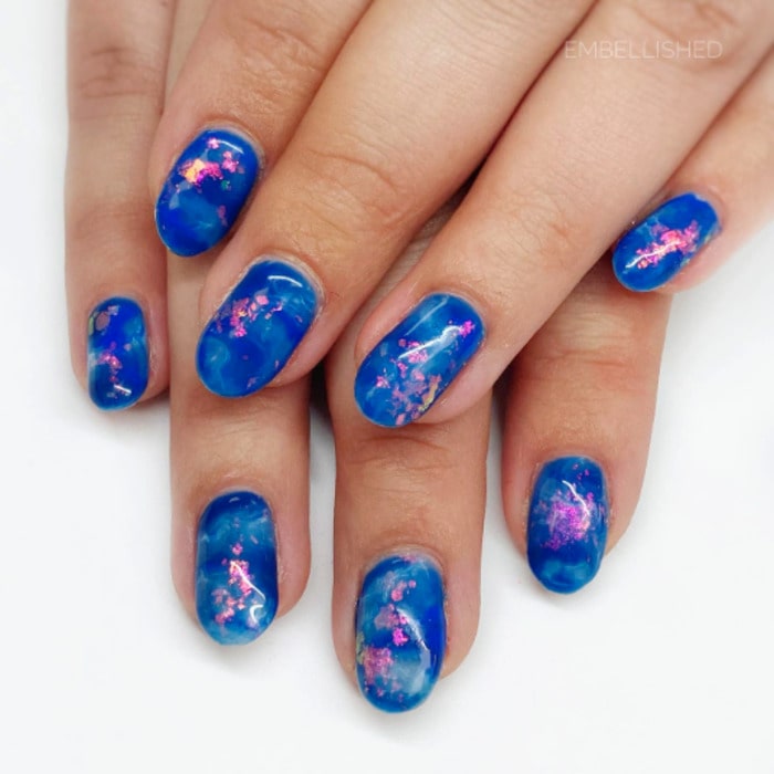 Summer Nails 2022 - blue pink holographic