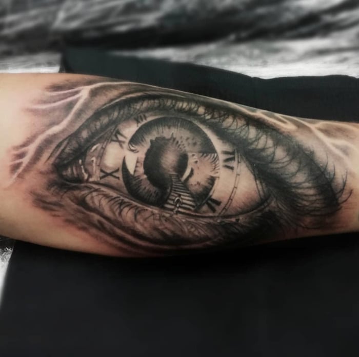 Cool Tattoos - realistic eye