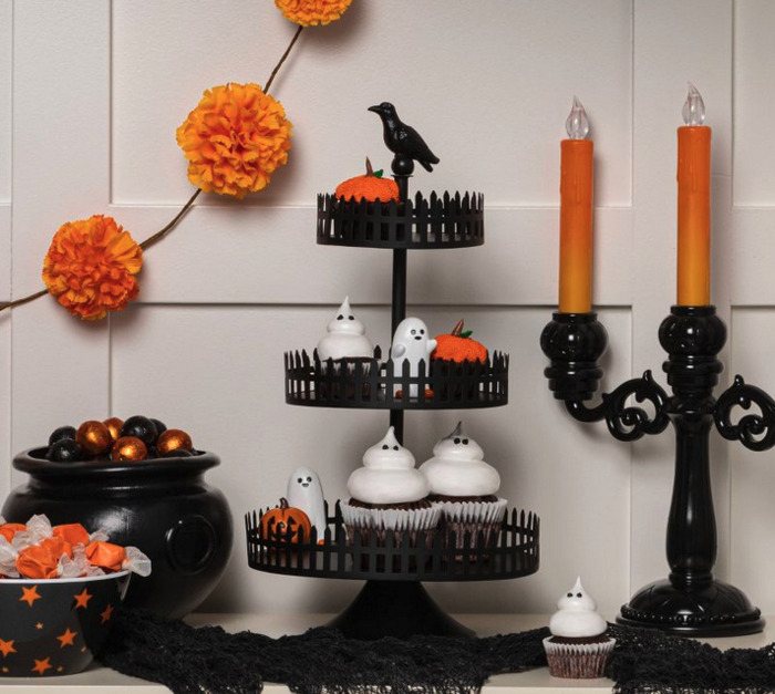 Target Halloween Hyde Eek 2022 - crow baking tray