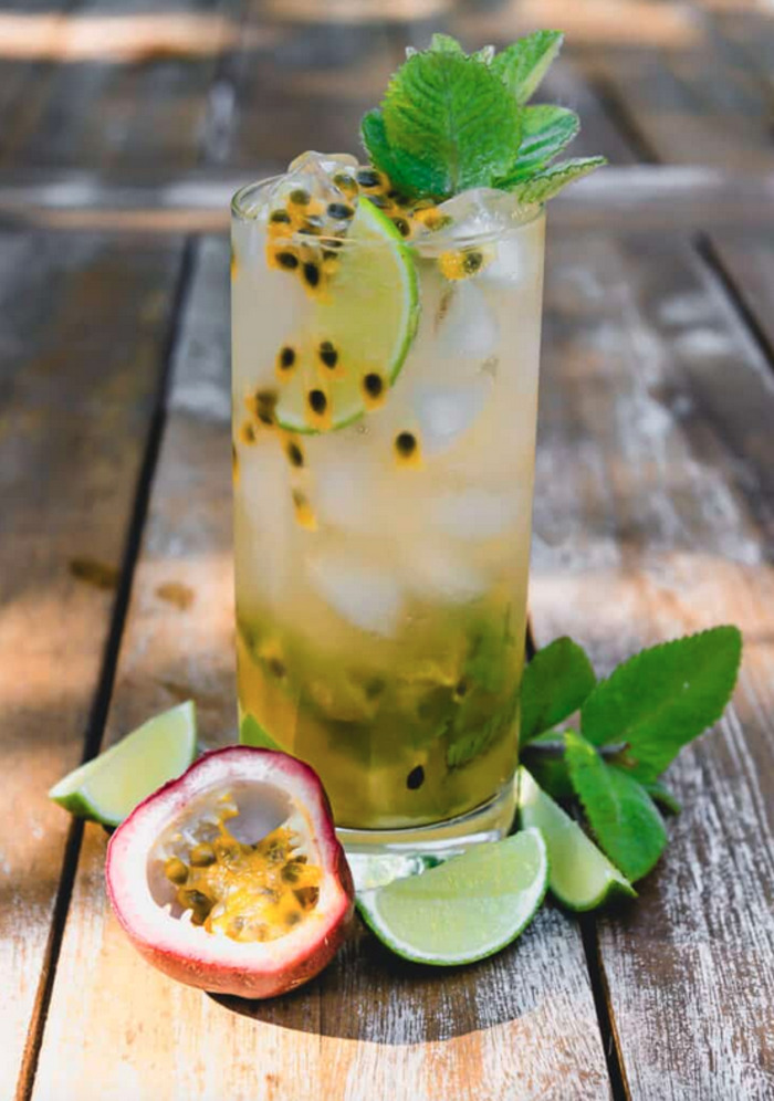 Tropical Cocktails - Passion Fruit Mojitos