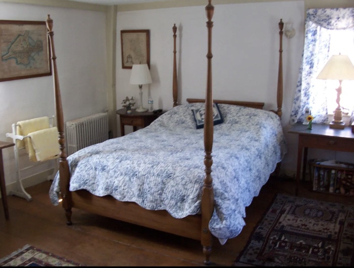 Salem Airbnb - Thomas and Jonathan House bedroom