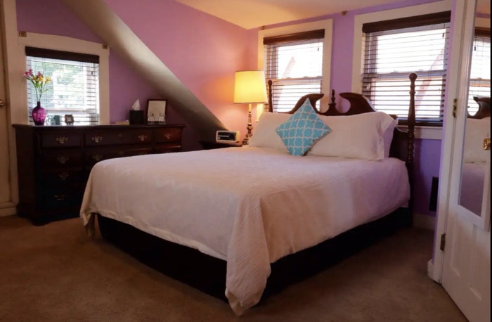 Salem Airbnb - Stepping Stone Inn bedroom