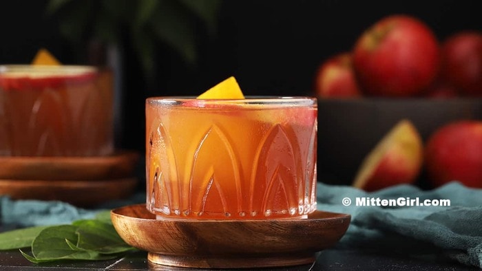 Bourbon Drinks - Apple Old Fashioned