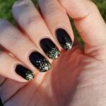 Dark Winter Nails - Black Nails With Glitter
