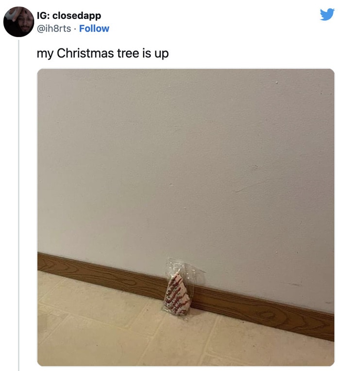 Christmas Memes TWeets - small christmas tree