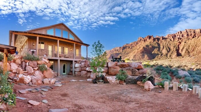 Romantic Airbnbs - The Hideout @ the Rim in Moab, Utah