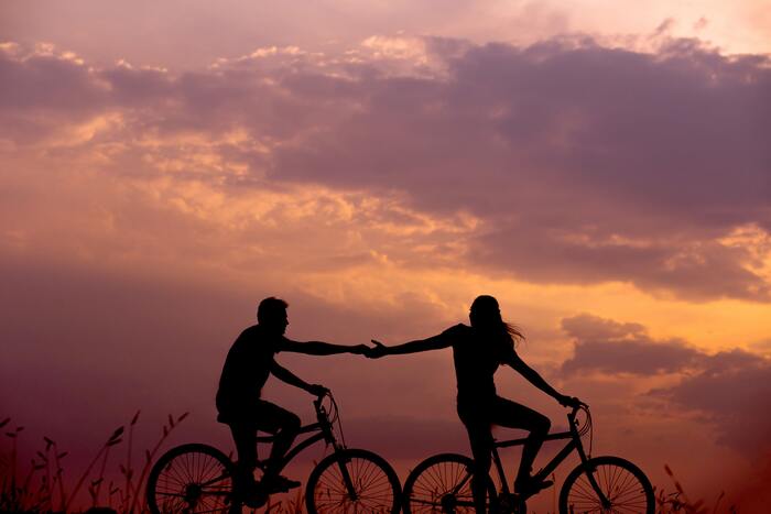 Love bombing- couple biking