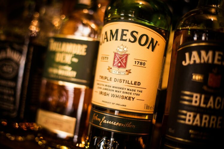Unlock the Secrets of Irish Whiskey: Discover Its Types and Flavors
