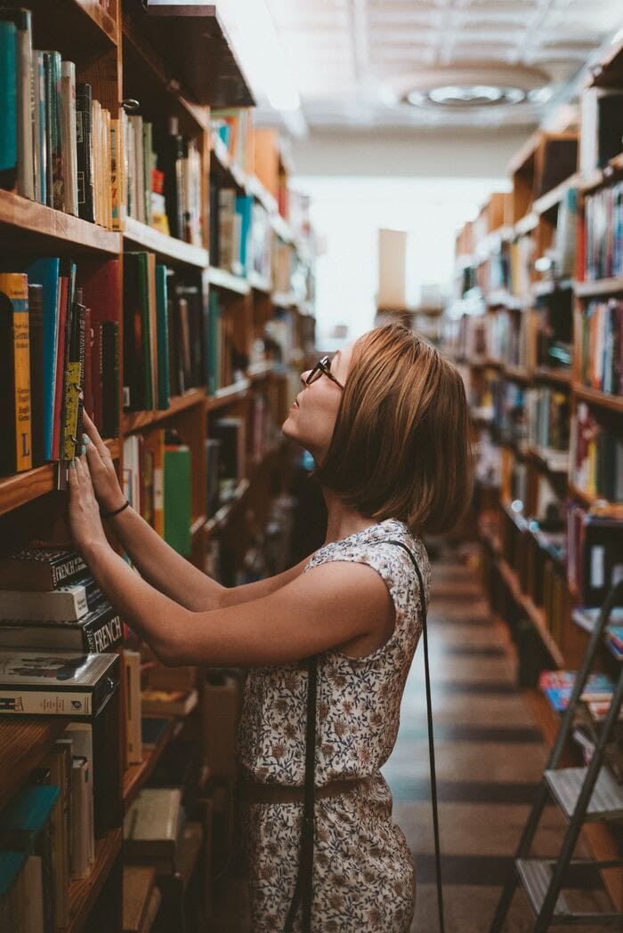 first date ideas - library date