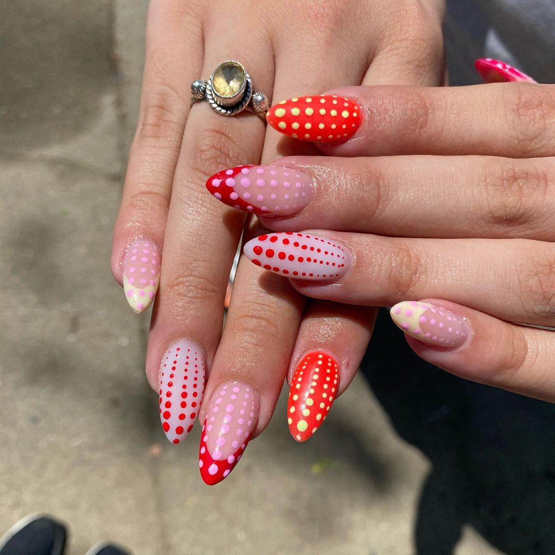 dot nail trend - red and pink