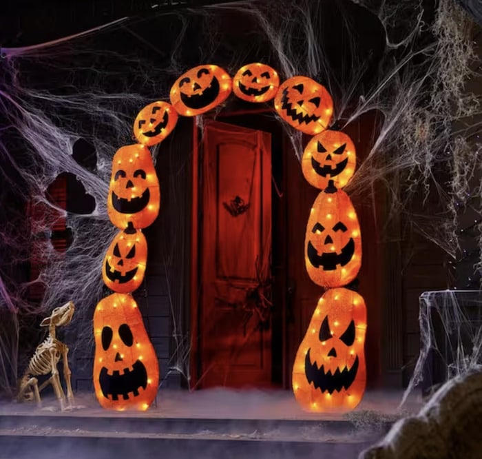 Home Depot Halloween 2023 - pumpkin archway
