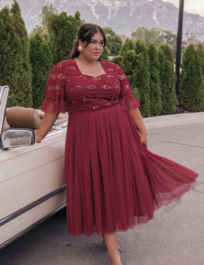 best fall wedding guest dresses 2023 - red midi classic dress