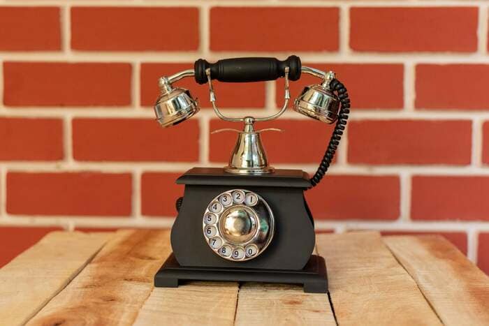 Dark Academia Decor Ideas - Vintage Black Rotary Phone