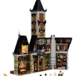 Halloween Lego Kits 2023 - haunted house