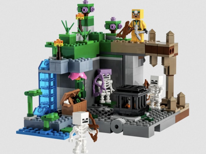 Halloween Lego Kits 2023 - skeleton house