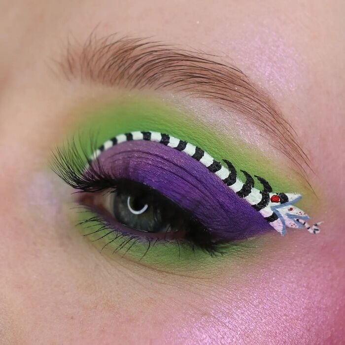 Cool Halloween Eye Makeup Ideas - Beetlejuice Eyes