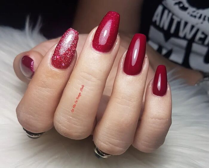 Simple Christmas Nails - Gradation of Glitter