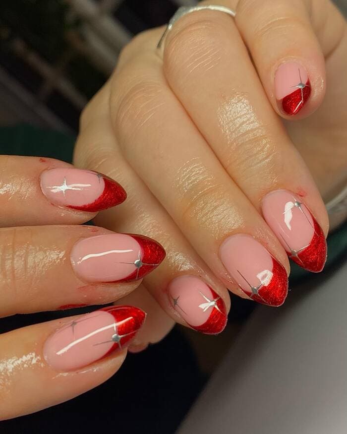Winter Nail Designs 2023 - Red tips